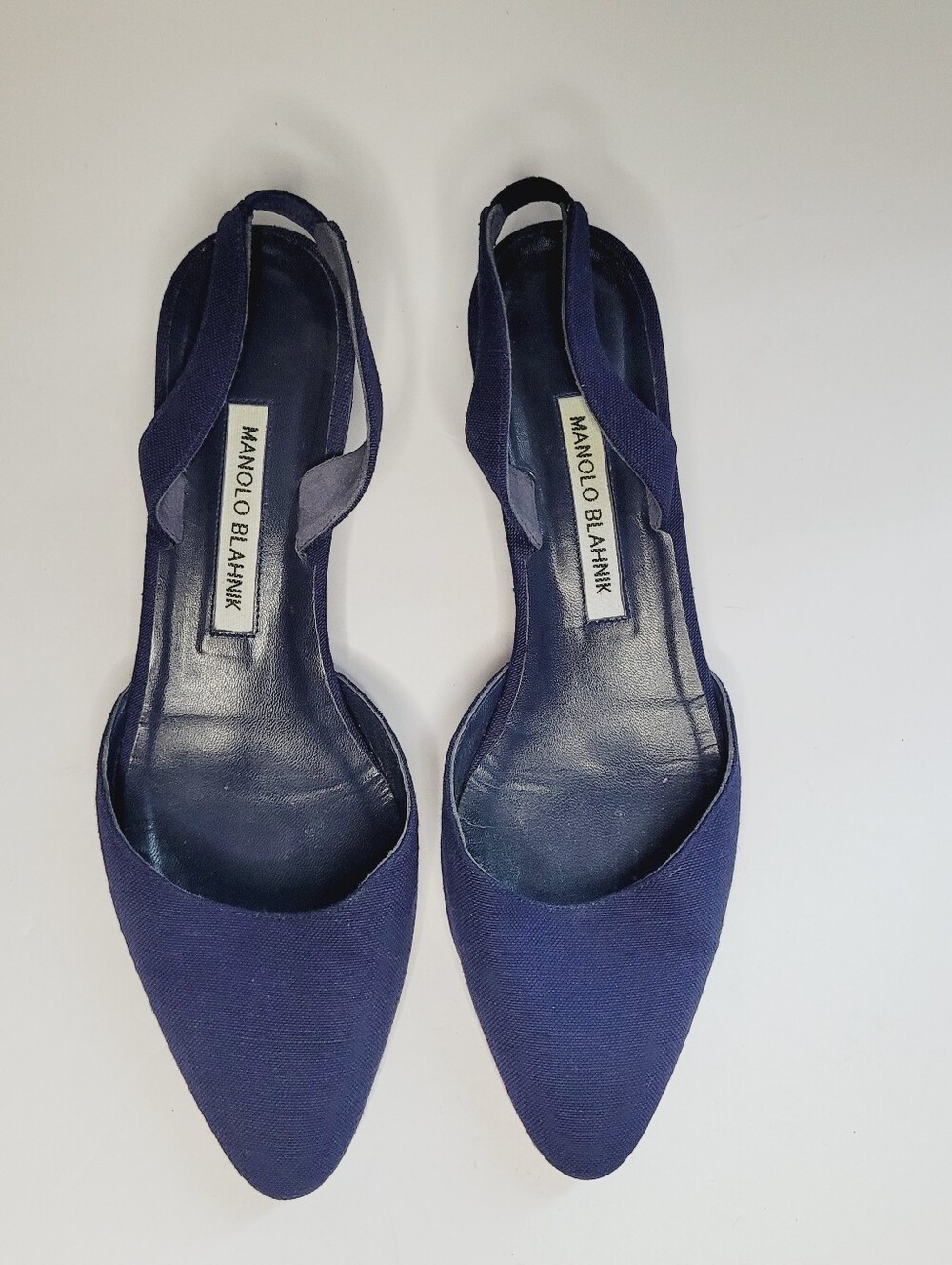 Manolo Blahnik Aspro 30mm Navy Canvas Slingback Pumps Size 38 Pointed toe Block